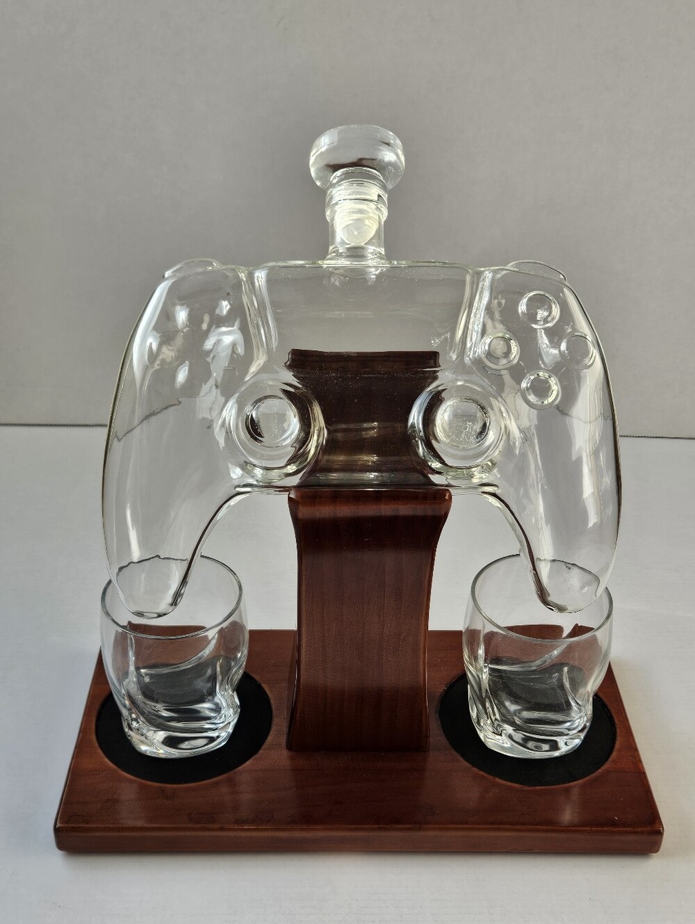 Video Game Controller Whiskey Decanter Set with 2 Glasses And Wooden Stand